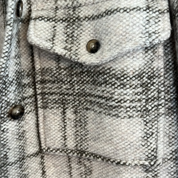 Banana Republic Petite Plaid Shacket in Oatmeal - Picture 9 of 12